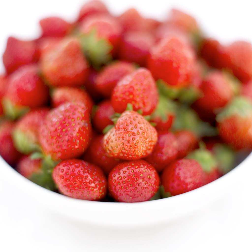 NÄR BEHÖVS STATISTIK? 1. Hur många mögliga jordgubbar finns det i skålen? 2. Hur många mögliga jordgubbar finns i genomsnitt i en kartong? 3.