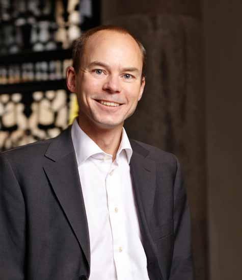 BOLAGSSTYRNING KONCERNLEDNING Emmett Harrison EMMETT HARRISON Senior Vice President, Corporate Communications and Sustainability sedan 2010. Anställd sedan 1990. Medlem i koncernledningen sedan 2010.