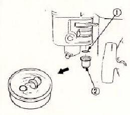 är ett engångsfilter och måste bytas, FIG 72 Förgasare (FIG 73) Smutskoppen (2) på förgasaren skall rengöras regelbundet. Tvätt koppen och O-ringen (1) och torka rent.
