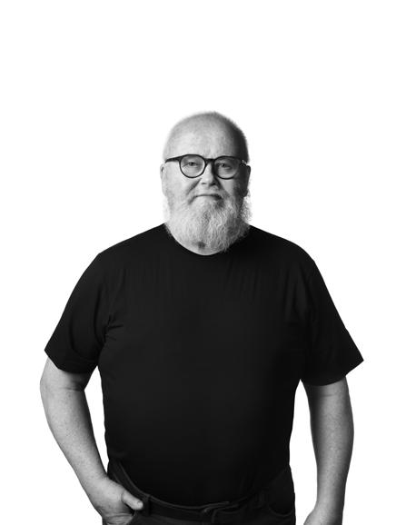 Kjell Engman. Kjell Engman is at the height of his creative powers. His infinite fantasy and storytelling transforms into wonderful collections and art glass.