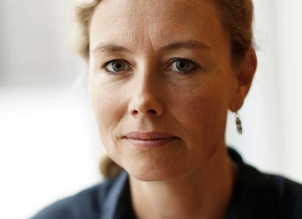 ARKITEKTENS TANKAR Det är roligt att rita ett kvarter som rymmer så mycket och har en sådan spännvidd. Vi lät de vackra vyerna vara förutsättningen för huset och lägenheterna.