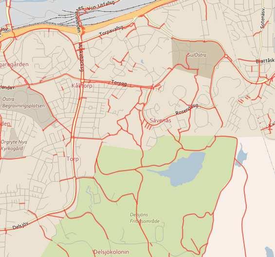 Röda linjer visar cykelvägar enligt Cykelreseplaneraren. Blå linje markerar ungefärligt detaljplaneområde. (Cykelreseplaneraren, Trafiken.nu, 2013-
