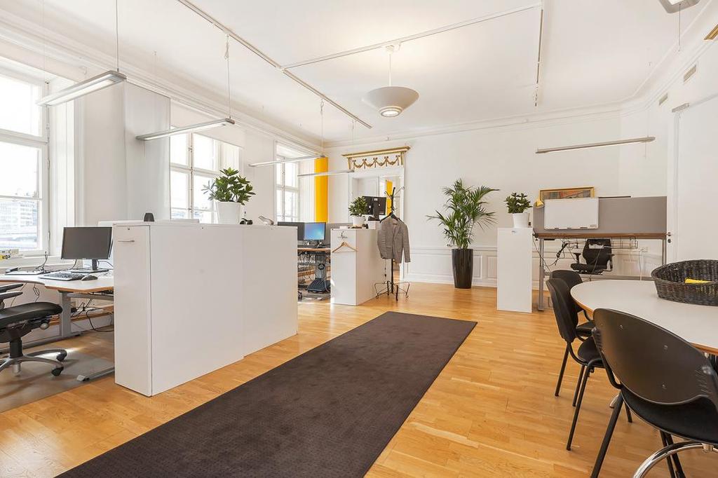 Service I Gamla stan finns det mycket gott om restauranger och kaféer att välja på, med ett brett utbud för alla smaker och stilar.