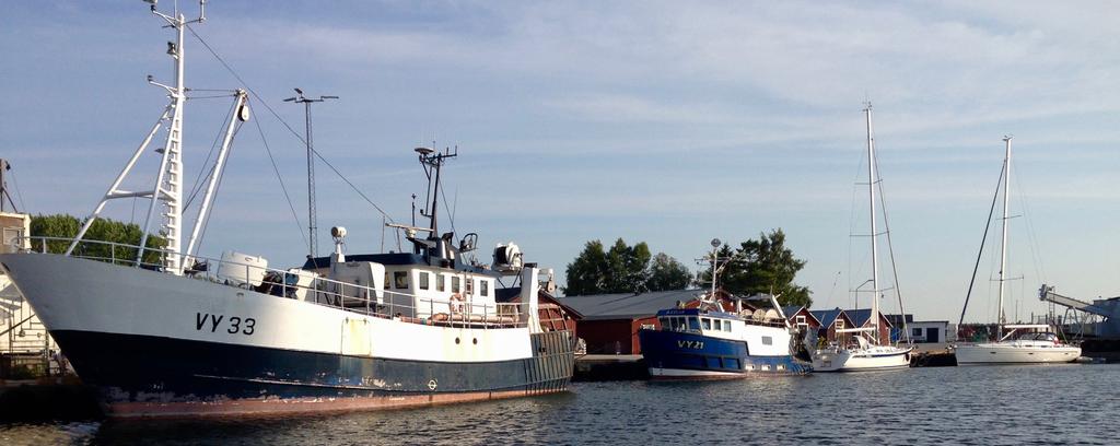 Vi har så mycket att prata om så att mötet inte tar slut förrän 18 45. Ulf på Uschan 17 juli Ronehamn - Närshamn Därefter tar vi närmaste vägen hem för att hinna ta ett svalkande dopp i havet.