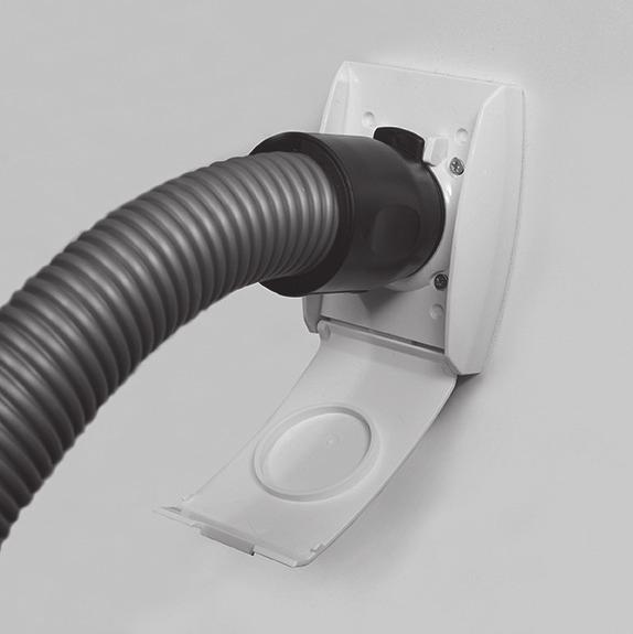 Om du har en städslang utan separat startknapp på städslangens handtag, startas systemet när du stoppar in städslangen i sugdosan.