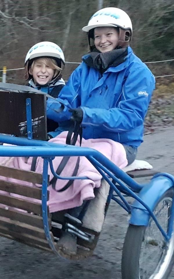 Hanna & Cobran STALL43 tackar alla för en fin termin Den här terminen fick vi välkomna flera nya deltagare från Norrtälje och många av våra deltagare från