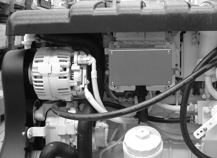 Avsnitt 1 - Beknt dig med motorpketet När du hittt och rättt till orsken till överelstningen nsluter du strttteriet och vrider tändningslåset till körläget. Huvudsäkringen sk återställs utomtiskt.