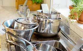 Tänk på att alla diskbänkar inte levereras med alla typer av ventiler. Rostfritt eller komposit? Stål är suveränt med tanke på enkel rengöring, hygien och lång livslängd.