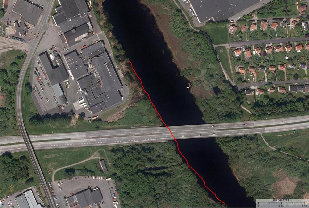 9. Kronfågel. Parryssjorna sattes uppströms motorvägen E 22 (N 620 84 73, E 044 74 14) och fortsatte några hundra meter nedströms bron (N620 81 92, E 044 76 17) den 8-9 september.