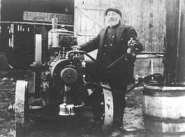 Fotografi: Valfrid Paulsson i Kotterud. Från Lerbäcks hembygdsförenings arkiv När Adolfs far Albert avlidit drev Adolf och Alma gården vidare till 1948.