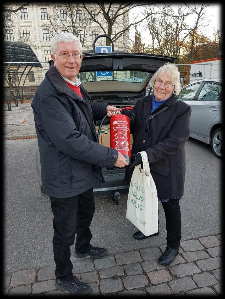 Välbesökt Äldredagen 2018 Per-Ove Joelsson från Vreta Klosters Hembygdsförening språkar med besökare på Äldredagen 2018.