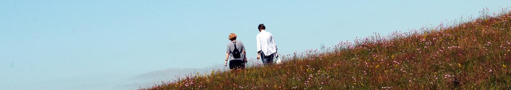 Pilgrimsvandring - "Vägskäl och rastplatser" Lördag 9 september kl. 10.00 Kopperskyrkan Vandring via Norums kyrka och Äggestorpsdalen till Norums holme, ca. 7 km, där vi har en pilgrimsgudstjänst.