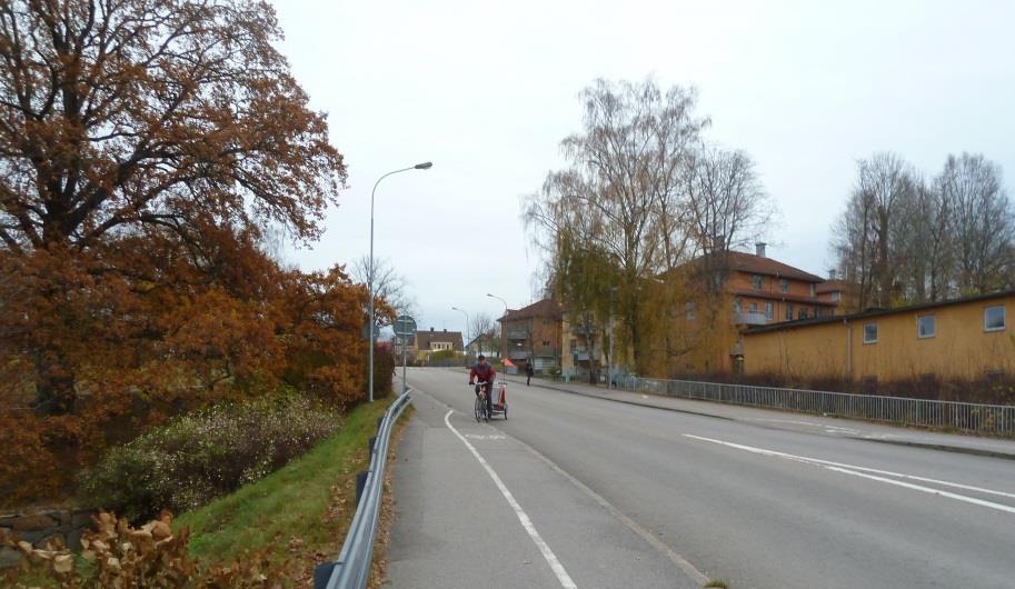 Gång och cykel Längs Östregårdsgatan finns ett utpekat cykelstråk mellan centrum och Högstorp.