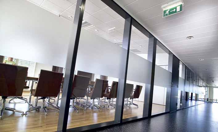 Monteringsanvisning Design och teknik Produktbeskrivning/användning Gyptone Plank är ett självbärande akustikundertak som passar utmärkt att användas i gångar och korridorer.
