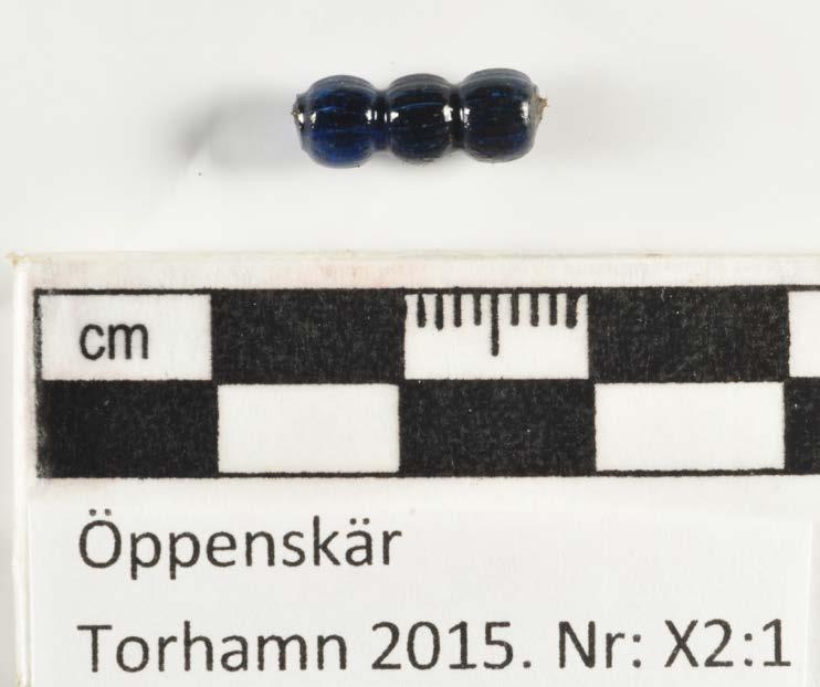 Konserveringsrapport MJ Rapport id: K15-87 Ort/Anläggning: Öppenskär, Torhamn 2015 Fynd nr: Kons nr: X2:1 Kontaktperson: Mikael Henriksson Datum in: 2015-11-27 Datum ut: 2016-05-12 Föremål: Pärla