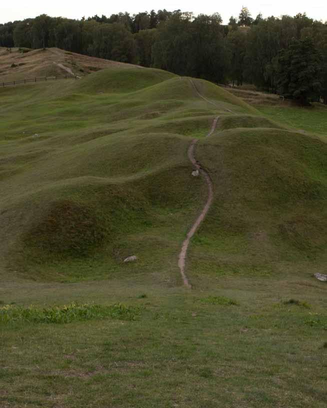 Utgångspunkter för tillägget i gravhögsområdet i Gamla Uppsala tillägget ska ej vara permanent tillägget ska ej vara för tungt eller för svårt att montera tillägget ska kunna placeras i området