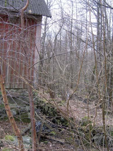 Verkstadsbyggnad, dammvall