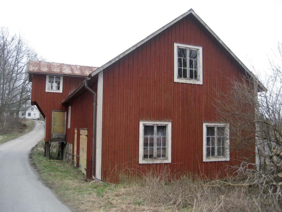 Lyckebyån, Strågeryds kvarn Strågeryds kvarn uppfördes i början av 1800-talet i två våningar och 1920-1925 byggdes en tredje våning till.