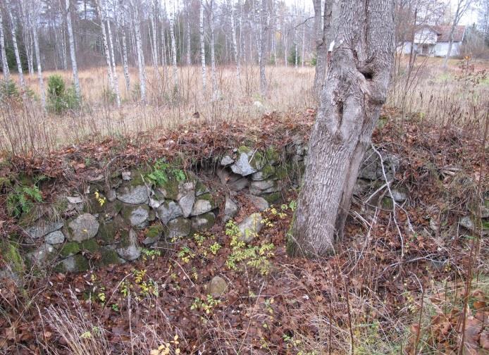Tvättstugan till gården A (Huvudhultakvarn 3:2) med några spår av äldre