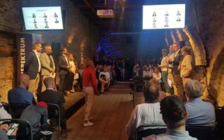 Almedalen 2018 Hållbarhet och miljö - men var är torven? Text och foto: Katarina Magnusson Almedalen 2018 bestod av 4.311 evenemang utspridda under åtta dagar, vilka genomfördes av 1.