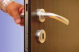 8 sekunder Demontering av dörrhandtag: Enkel och snabb demontering av dörrhandtag med den bifogade vinkelnyckeln eller med en skruvmejsel. 1.