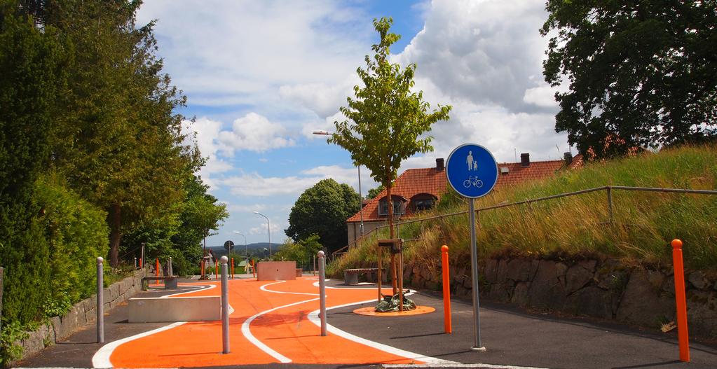 Utanför planområdet Majoritetsmässigt omges planområdet av bostadsbebyggelse i 1 ½ våning med undantag i södra och sydvästra delen där bostadsbyggnaderna är 2-3 våningar.