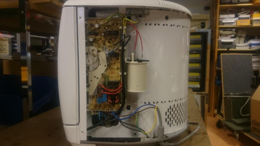 Vars strålkälla har en effekt på 750 Watt.