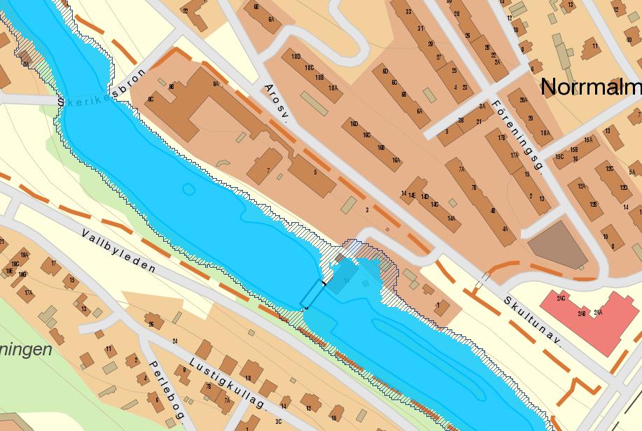 10 (21) Falkenbergska kvarnen Figur 5. Skyfallskartering av Karlslund. Stadsbyggnadsförvaltningen 2017-03-13. Blå yta = 100-årsnivå. Skrafferad yta = BHF-nivå. 3.