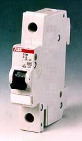 Circuit Breaker) Isolerkapslad effektbrytare