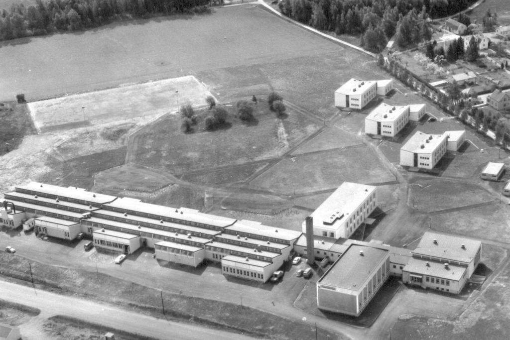Verkstadsskolan Ett stort bygge var på gång detta år, det var arkitekt Sven E. Trädgårdhs förslag till Centrala Verkstadsskolan. Ett bygge som kostnadsberäknades till sju miljoner kronor.