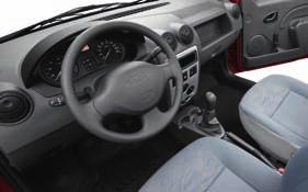 för radio Förvaringsfack i främre dörr Högt placerat bromsljus Höjdjusterbara strålkastare fram Ambiance ISOFIX-fästen på ytterplatser andra raden bak Klädsel Durance Krockkudde för passagerare fram