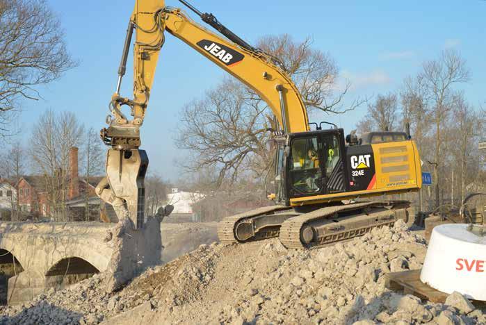 Demolering av betongkonstruktioner vid landfästena med