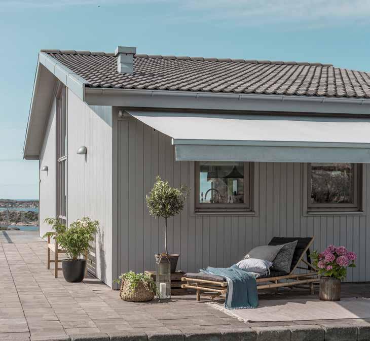 TERASSMARKISER Design 5407/15 SKAPA RUM FÖR SKÖNA STUNDER Det är under den härliga terassmarkisen