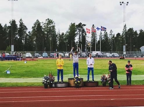 till sig ett nytt personbästa i diskus förbättrade även sitt klubbrekord i P17 med nästan två meter.