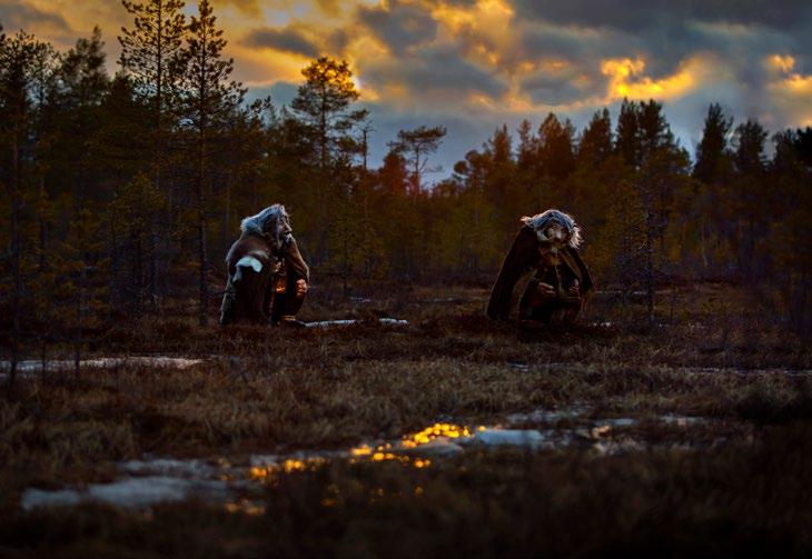SERIER GRYNINGSLJUS 2. GRYNINGSLJUS Bilden är tagen vid Aspsele skogar, norr om Örnsköldsvik. Folktrons troll levde tillsammans, gifte sig och fick barn.