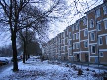 Bebyggelsen i Hökarängen Hökarängen ligger på mark som ursprungligen tillhörde Farsta Gård.