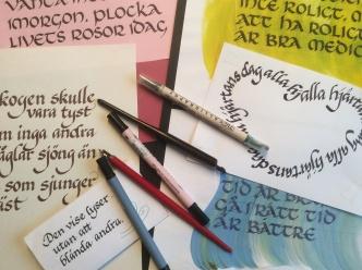 SUNDSVALL Kalligrafi - Grundkurs I kalligrafikurserna släpper vi prestationskraven. Det ska vara lustfyllt och avslappnande. En form av yoga eller mindfulness. Material ingår.