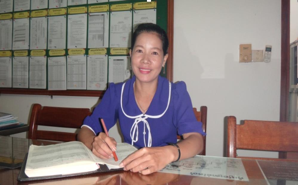 Foto: SOS Arkiv Förskoleläraren Noeun vill dela med sig av sin kunskap Noeun är lärare i SOS Barnbyars förskola i Siem Reap. Dagligen ger hon barnen möjlighet att lära sig nya saker.