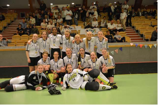 A-final Flickor Lätt: Rotebro IS IBK - Ekerö IK 2-1 e.förl. B-final Pojkar Medel: Sigtuna IF IBK - Hässelby SK IBK 3-4 e.str.