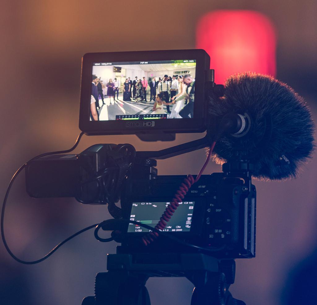 NORRKÖPINGS GYMNASIESKOLOR KOSFIL0 Film- och tv-kunskap En kurs för dig som vill fördjupa din kunskap om film och tv. I kursen studerar vi filmexempel från olika tider och genrer från hela världen.