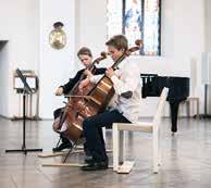 Lägret har halv och heldagskurs med eller utan övernattning. Du kan delta med violin, altviolin, cello, dragspel, mandolin, piano eller gitarr som ditt instrument.