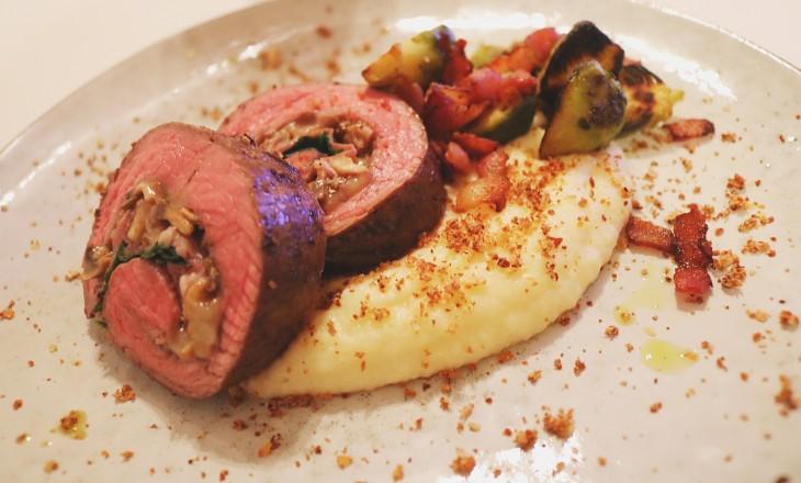KÖTT Fylld flankstek med fluffigt potatismos Kock: Jennifer Berg Tid: 120 min Portioner: 4 Perfekt middag till Alla hjärtans dag!