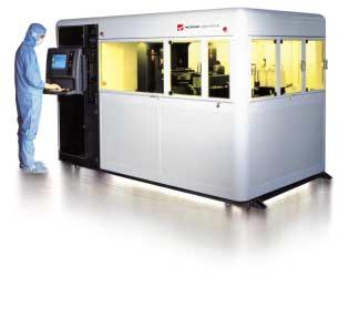 Teknik och produkter Mönsterritare för halvledarproduktion Omega6000 Micronics produktserie Omega6000 erbjuder kostnadseffektiv mönsterritning för halvledarproduktion ned till 130 nanometer.