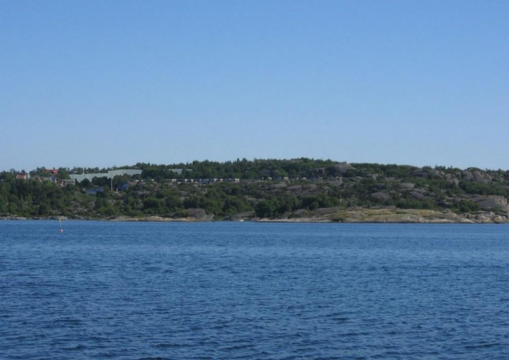 Den föreslagna bebyggelsen syns från havet i nordväst. För att bebyggelsen bättre ska underordna sig och visuellt smälta in i omgivande natur finns en planbestämmelse om husens utvändiga färgsättning.