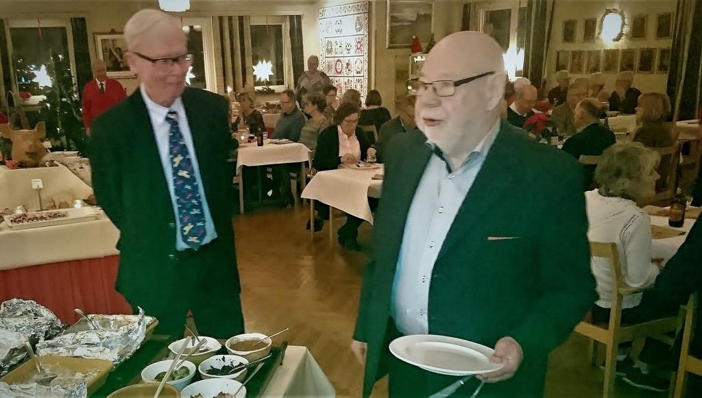 Sida 6 (6) Julbord på Odd Fellow - 10 december Förra årets julbord på Charlies blev mycket uppskattat. Krögaren har övergått till catering, bl.a.