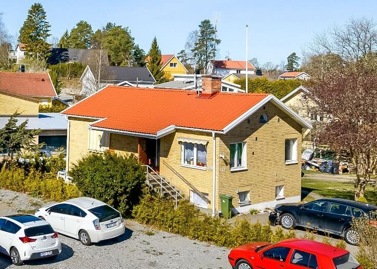 Varje bostad får 2-våningar med en total bostadsarea per bostad om ca.