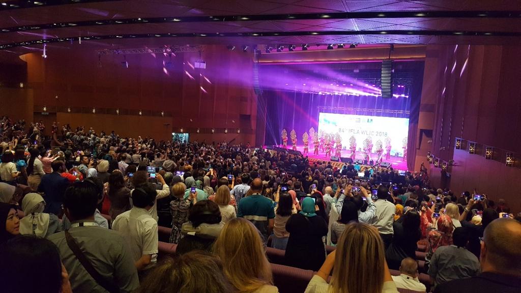 IFLA World Library and Information Congress Kuala Lumpur 24-30 augusti 2018 Invigningen av konferensen är starten av fulltecknade dagar. I år deltog 3500 personer från 112 länder.