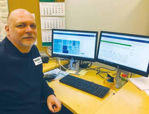 Dessutom ansvarar han för utvecklingen av olika mätare och analys av de data som samlas in från produktionen.