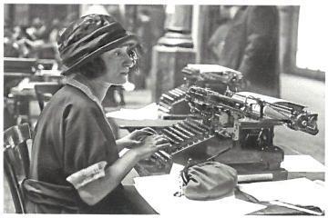 Första skrivmaskinen tillverkade i början av 1800-talet