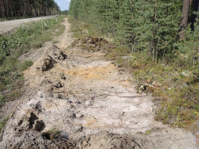 Delområde 2 Sammanlagt har en yta på 86 m 2 schaktats med hjälp av grävmaskin, fördelat på 10 schakt, 4-7 m långa och 1,5 m breda (schakt a-j, bilaga 1:3).